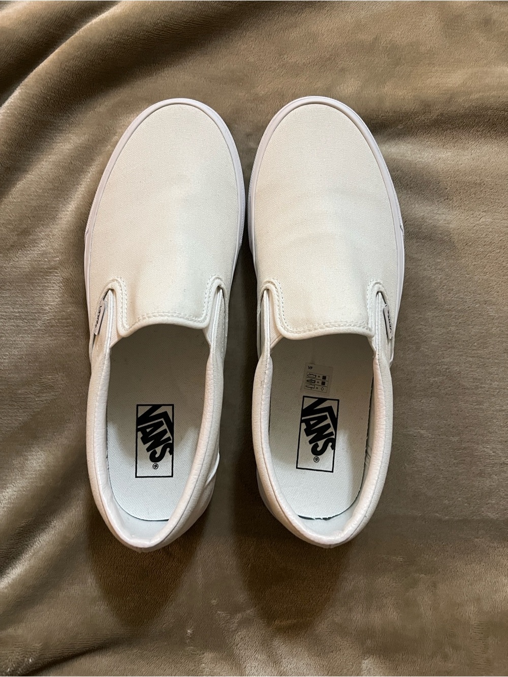 NWOT VANS SLIP ON WHITE LOAFERS